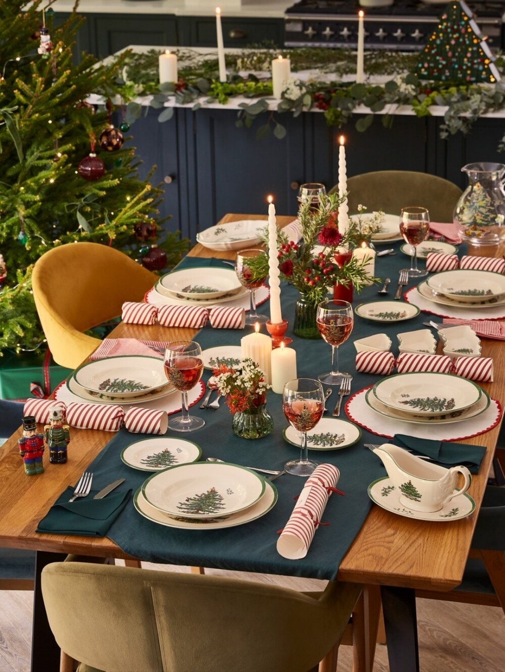 Spode Christmas Tree 12 Pc. Dinnerware Set, Service for 4, Exclusively at Macy's